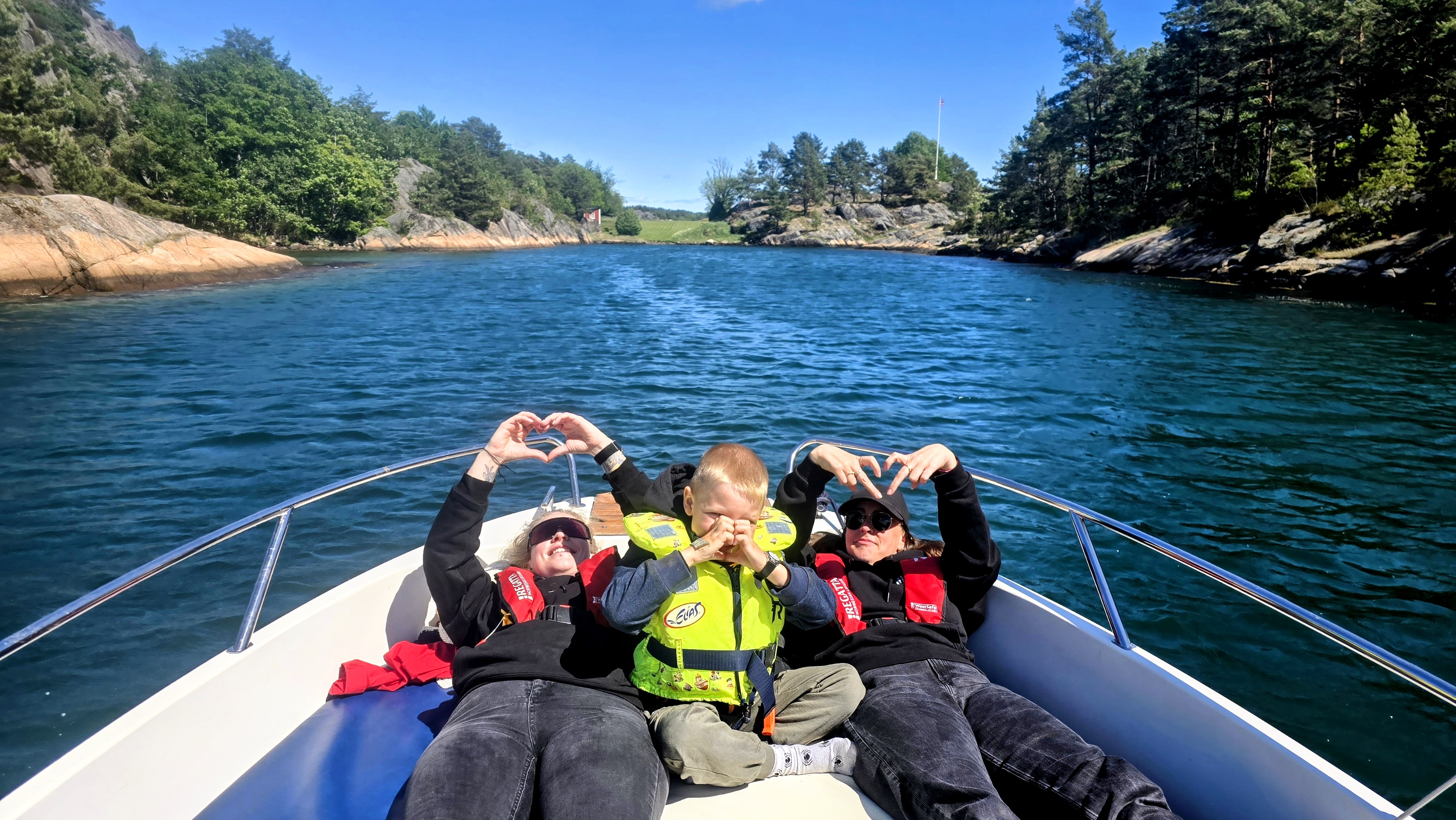 Bilde for Tur med båten til Lyngør